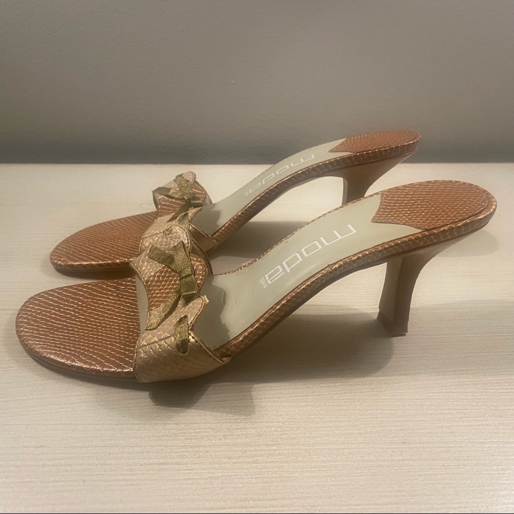 🥿 Moda Spana Wanda Snake Embossed Bow Slide Heels Taupe 9 🐍✨ - Picture 2 of 7
